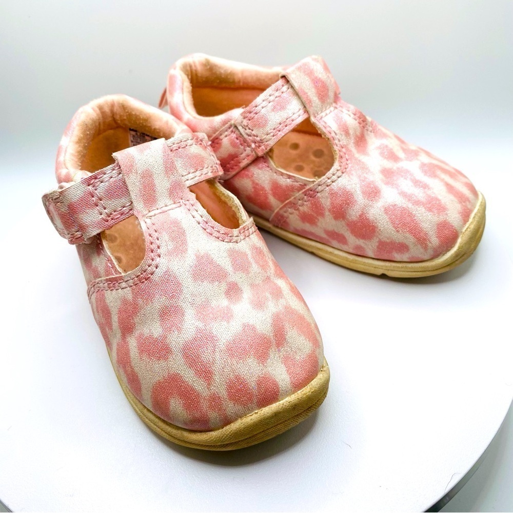 Carter's Baby Girl Sneakers Walking Shoes Pink Giraffe Size 4.5